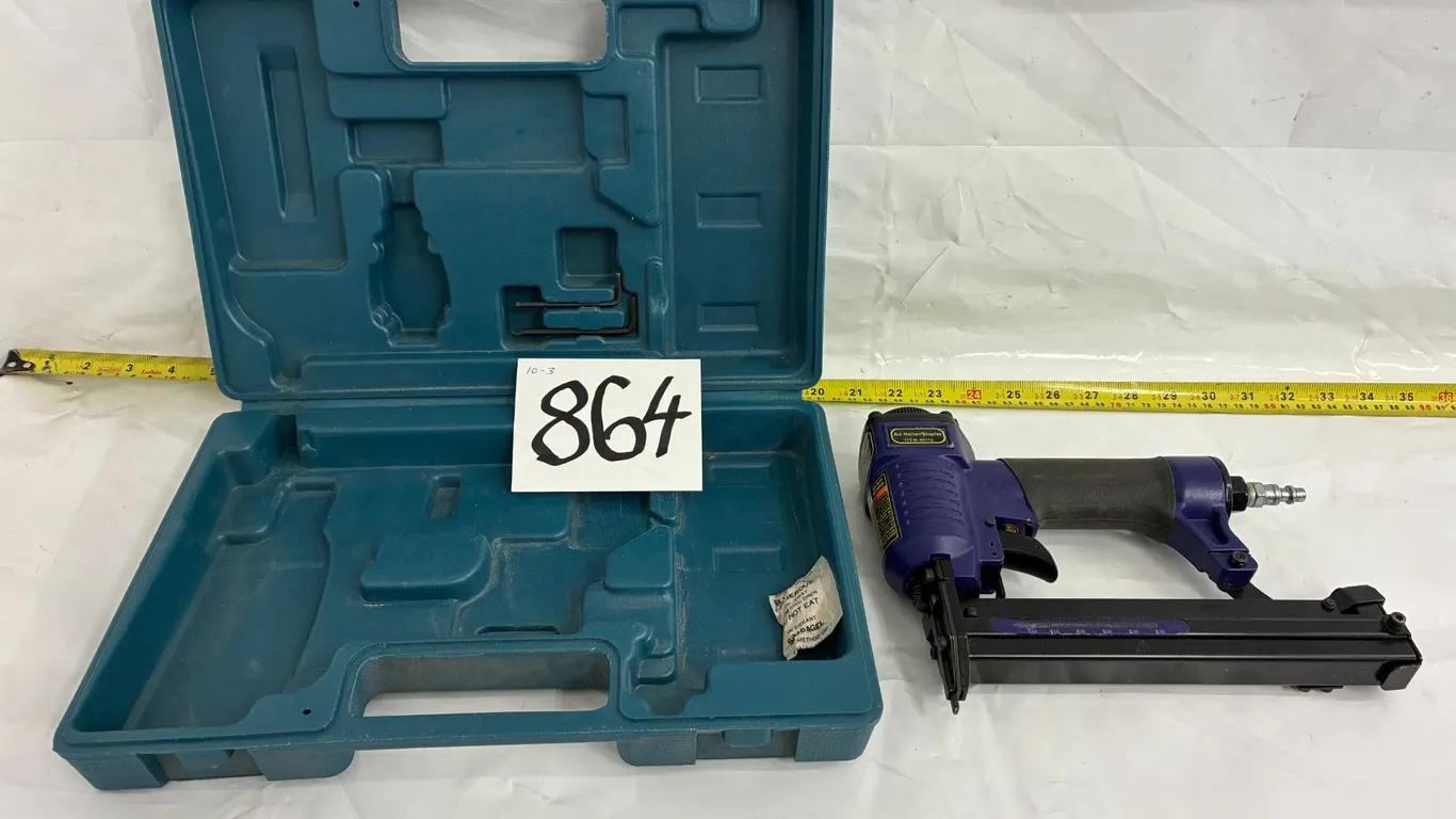 Air Nailer/Stapler & Case