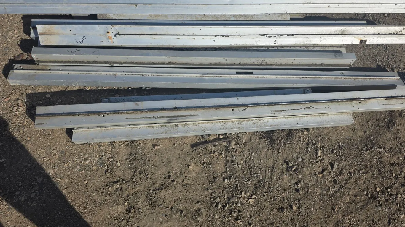 (9) Pieces 2x4 Aluminum
