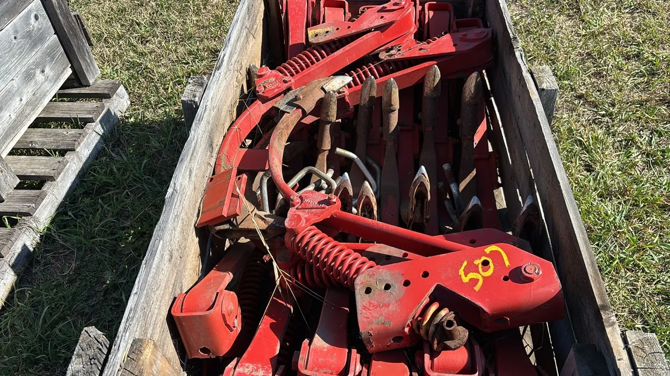 (16) Adjustable Hoe Shanks off of a 5000 Drill