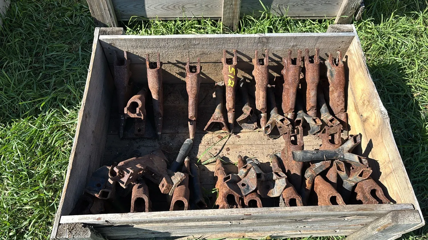 (73) Dutch Precision Bodies and Paired Row 4" Seed Tubes