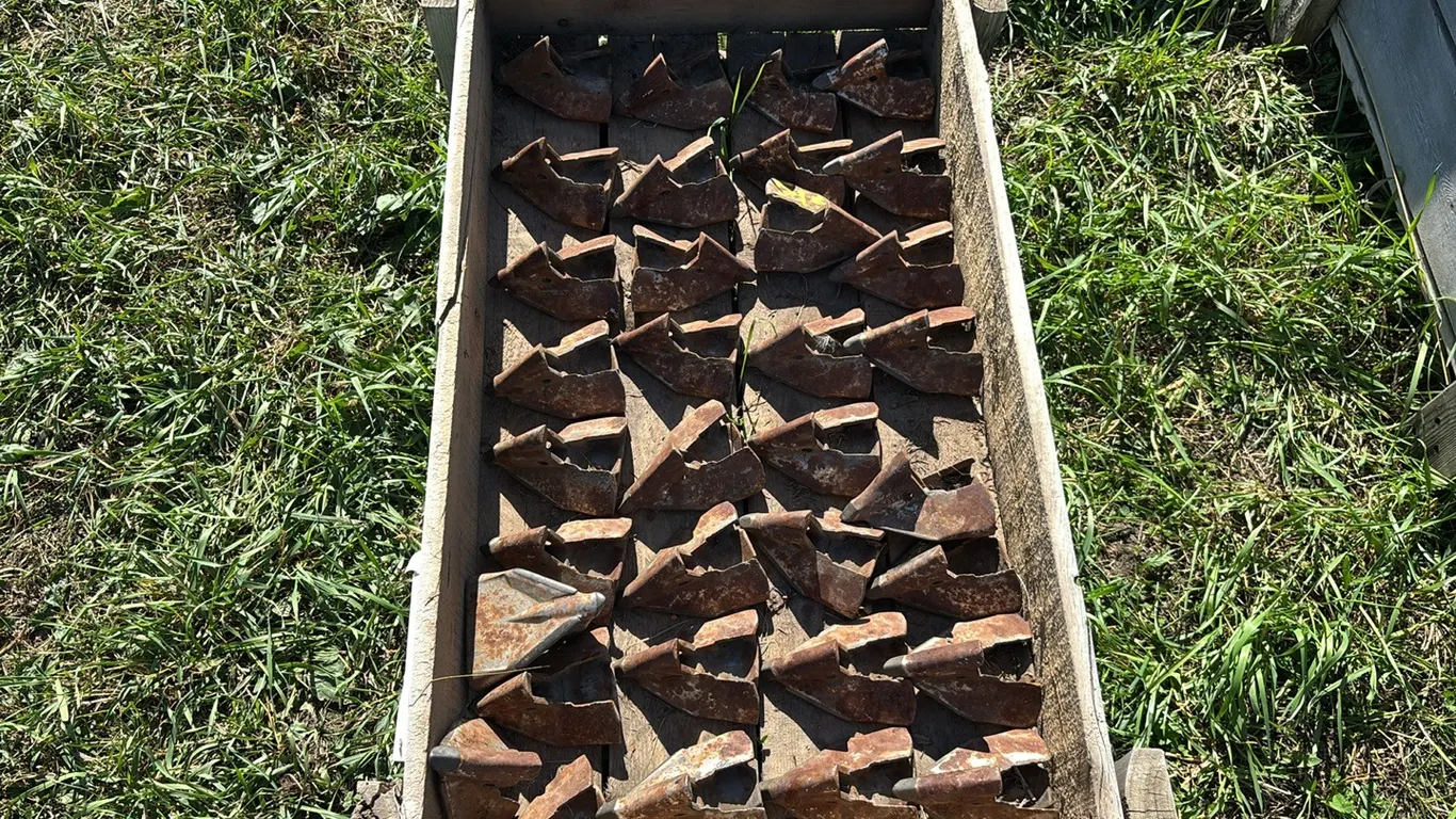 (33) 2825 Dutch 3 1/2" Spread Tips