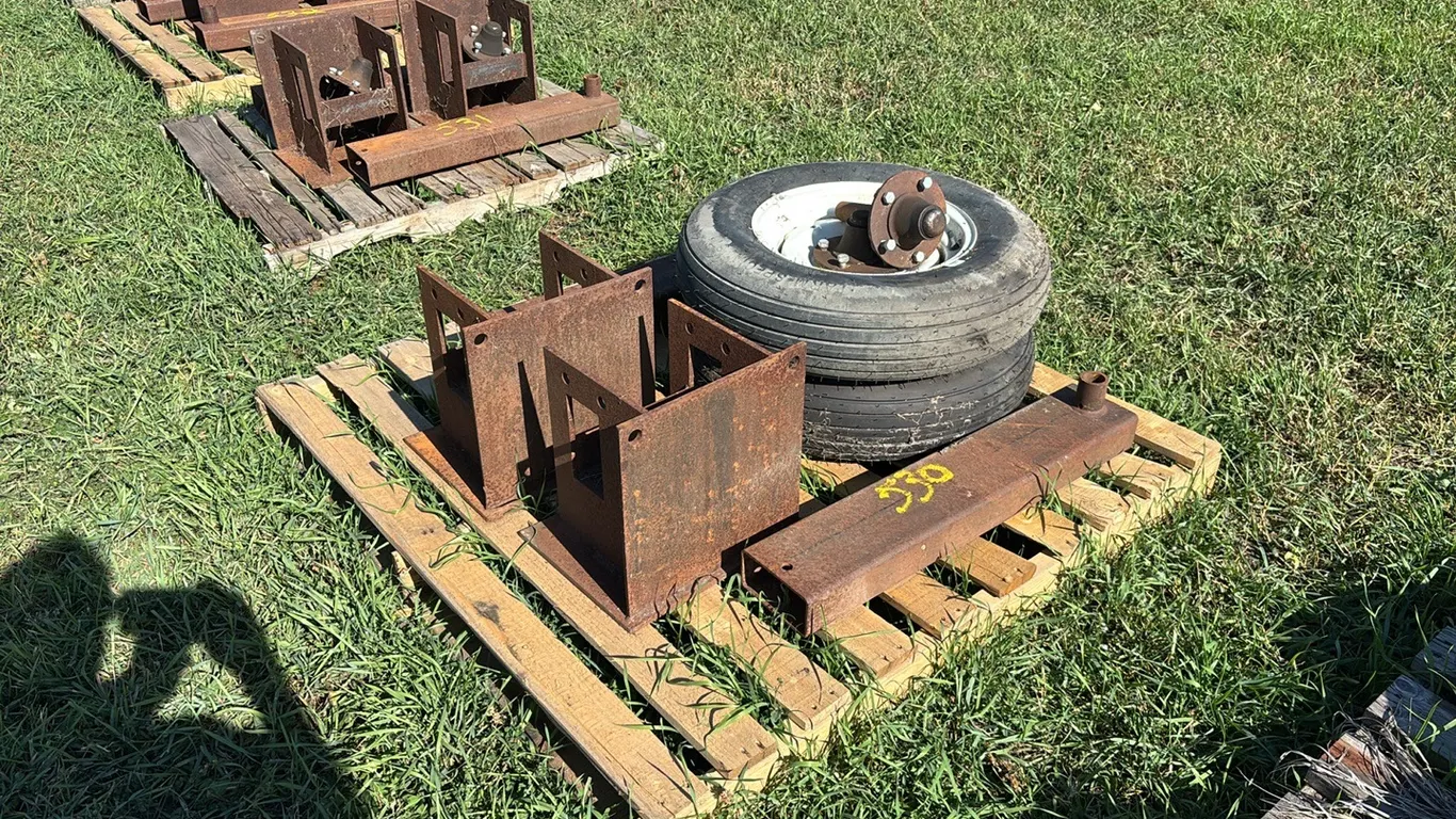 40 Series Shipping Frame Axles Assembly with new 6.7-15SL with 5 Bolt Hubs, Never used Tires