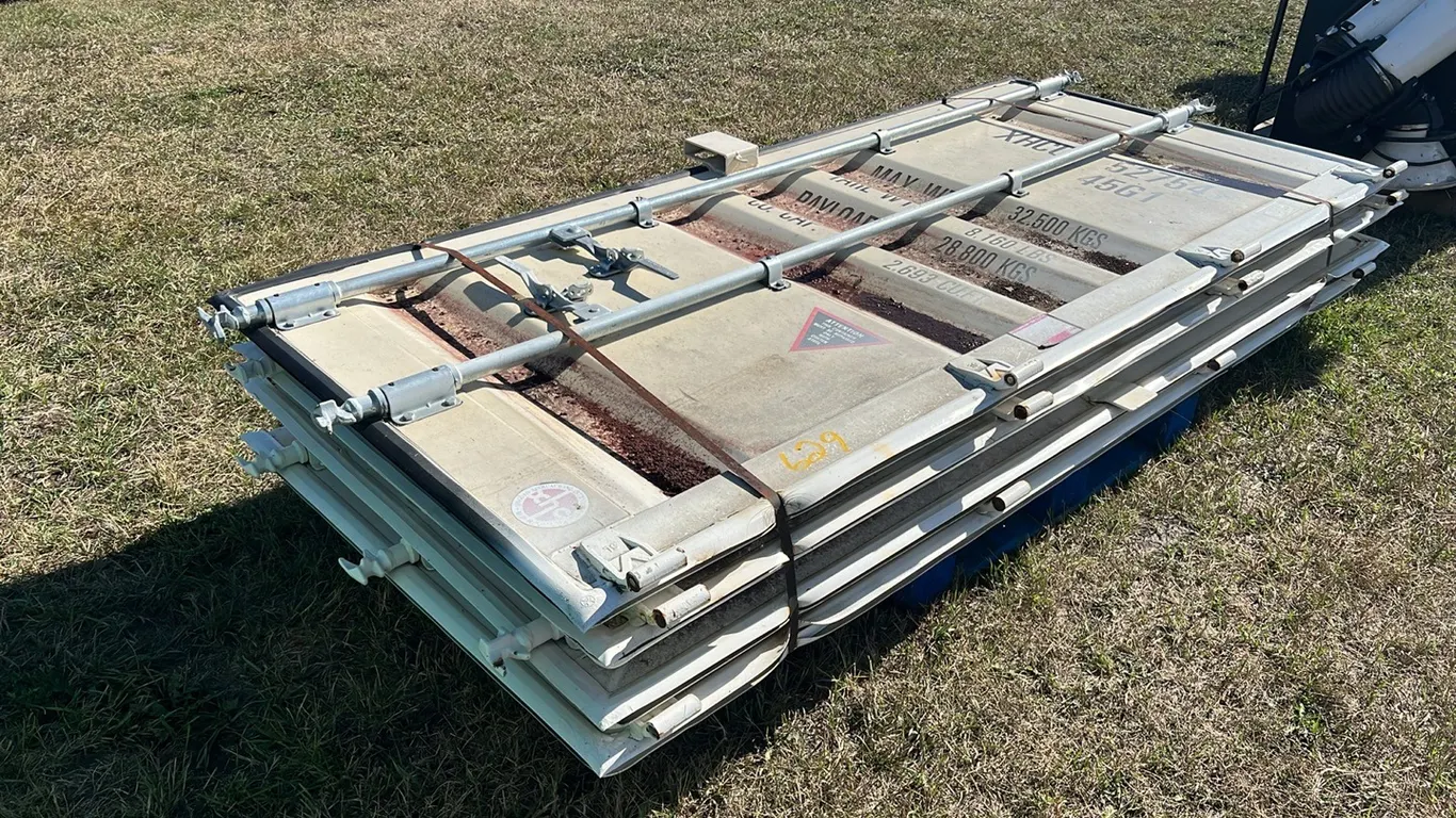 Pallet with (4) Seacan Doors