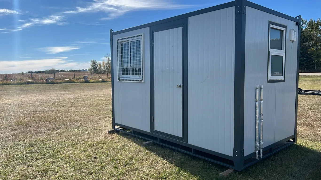 83"x140" Insulated Portable Washroom