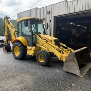 2004 New Holland LB75B Backhoe