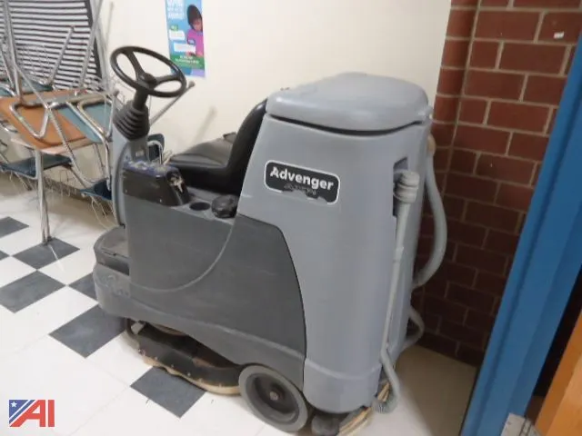 Advenger AXP Floor Scrubber