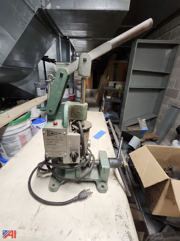 Emko Injection Mold Machine