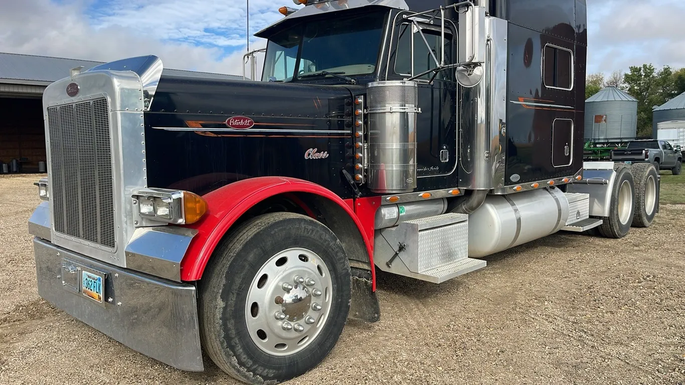 2004 Peterbilt 389 Semi