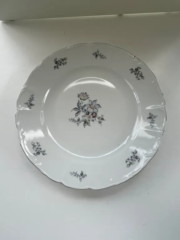 Bohemian Cutlery "Wild Flower" round serving platter