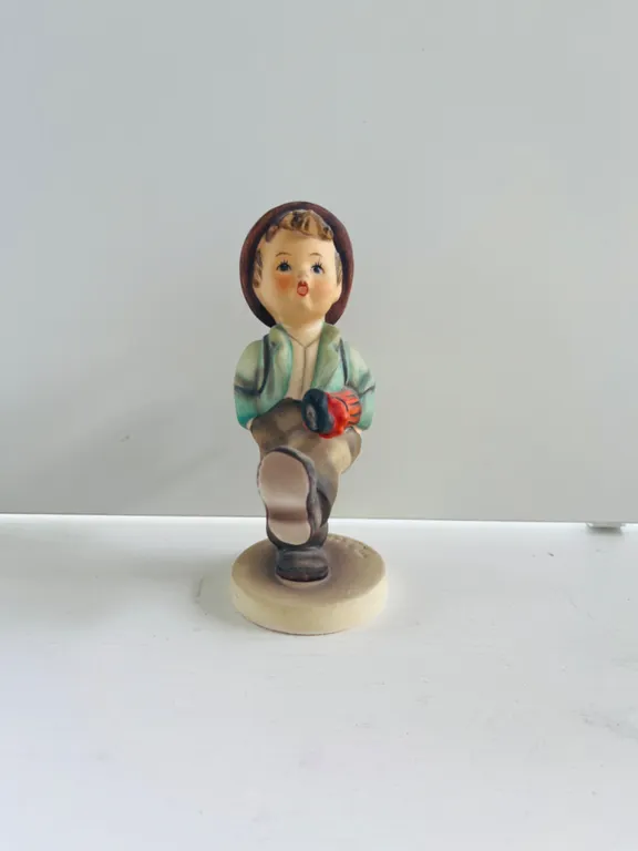Hummel Goebel Figurine "Globe Trotter”