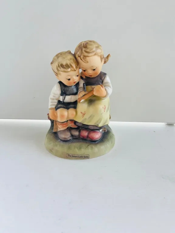 Hummel Goebel 'The Smart Little Sister' Figurine