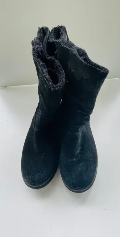 Skechers Australia Black Suede Faux Fur Lined Boots