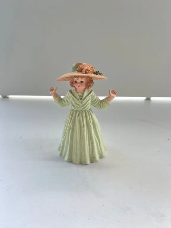 Maud Humphrey Bogart Autumn Days Figurine H1348