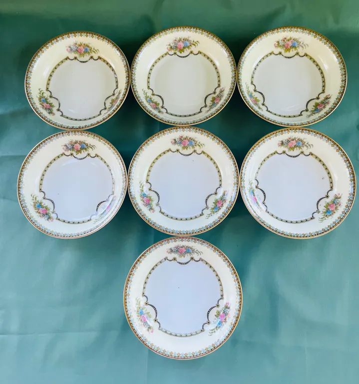 Set of 7 Noritake “Wellsdale” fruit bowls