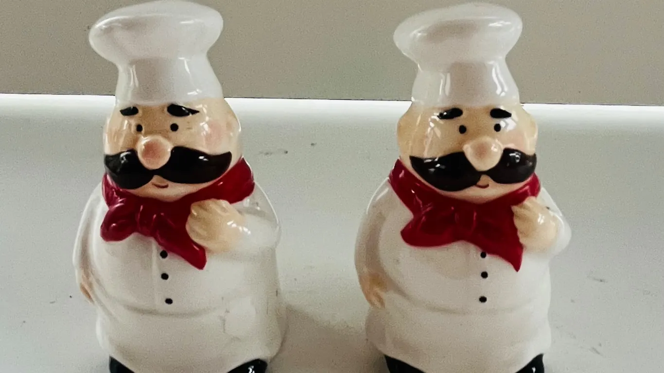 Chef Salt and Pepper Shaker Set
