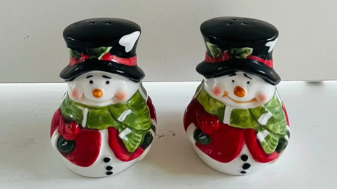 Holiday Snowman Salt and Pepper Shaker Set