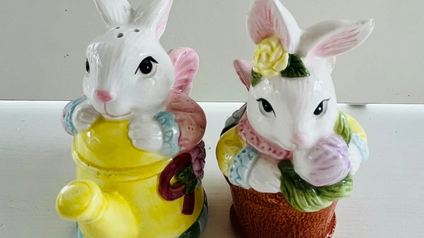 Ceramic Easter Bunny Salt and Pepper Shakers