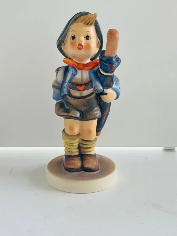 Goebel Hummel "Home From Market" Figurine
