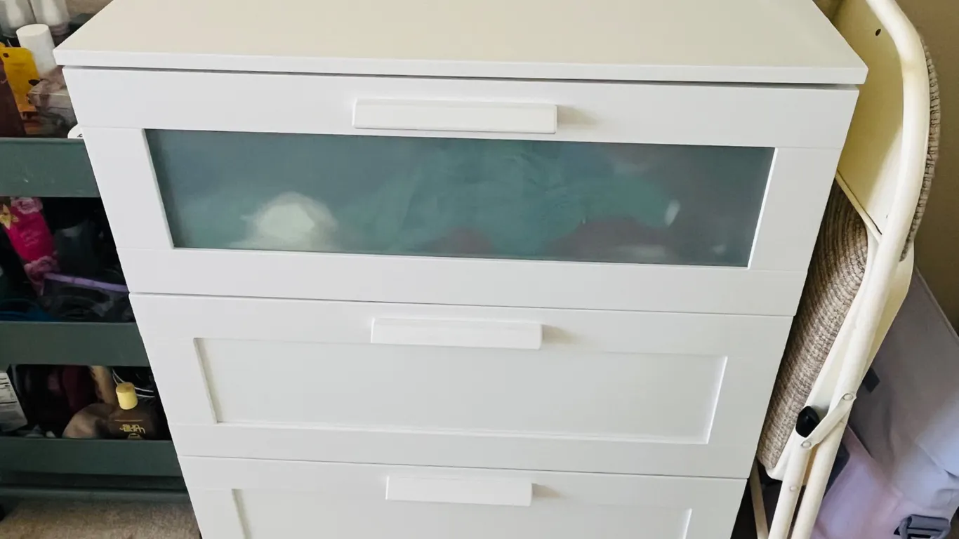 White Three-Drawer Cabinet with Frosted Glass Top Drawer