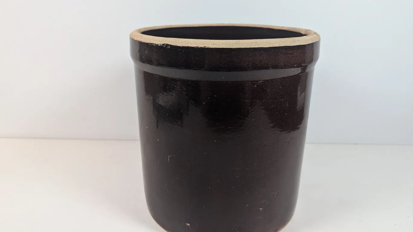 R.R.P. Co. Roseville Stoneware Crock