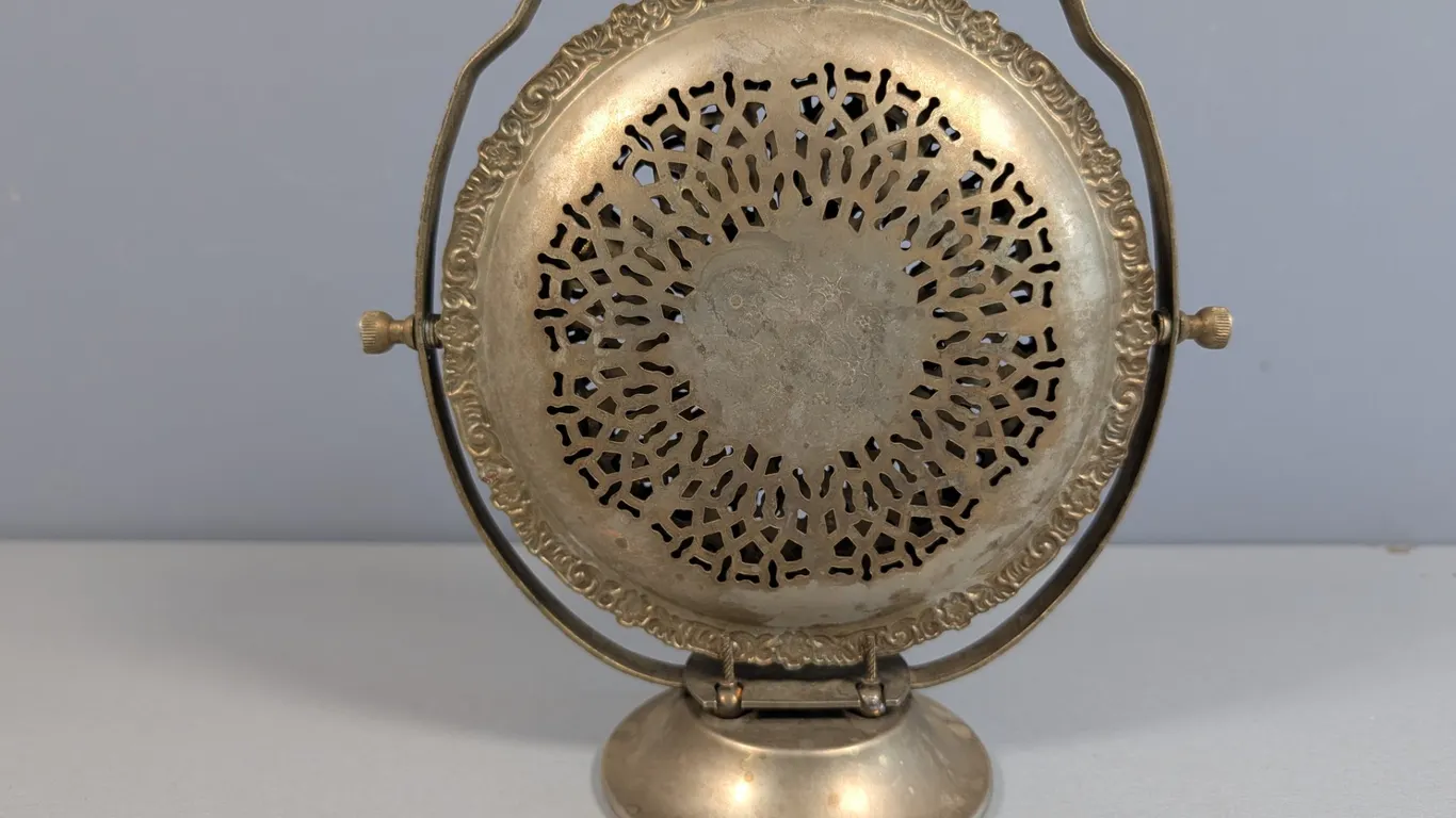 Kenney Silversmiths Silverplate Folding Sweetmeat Basket