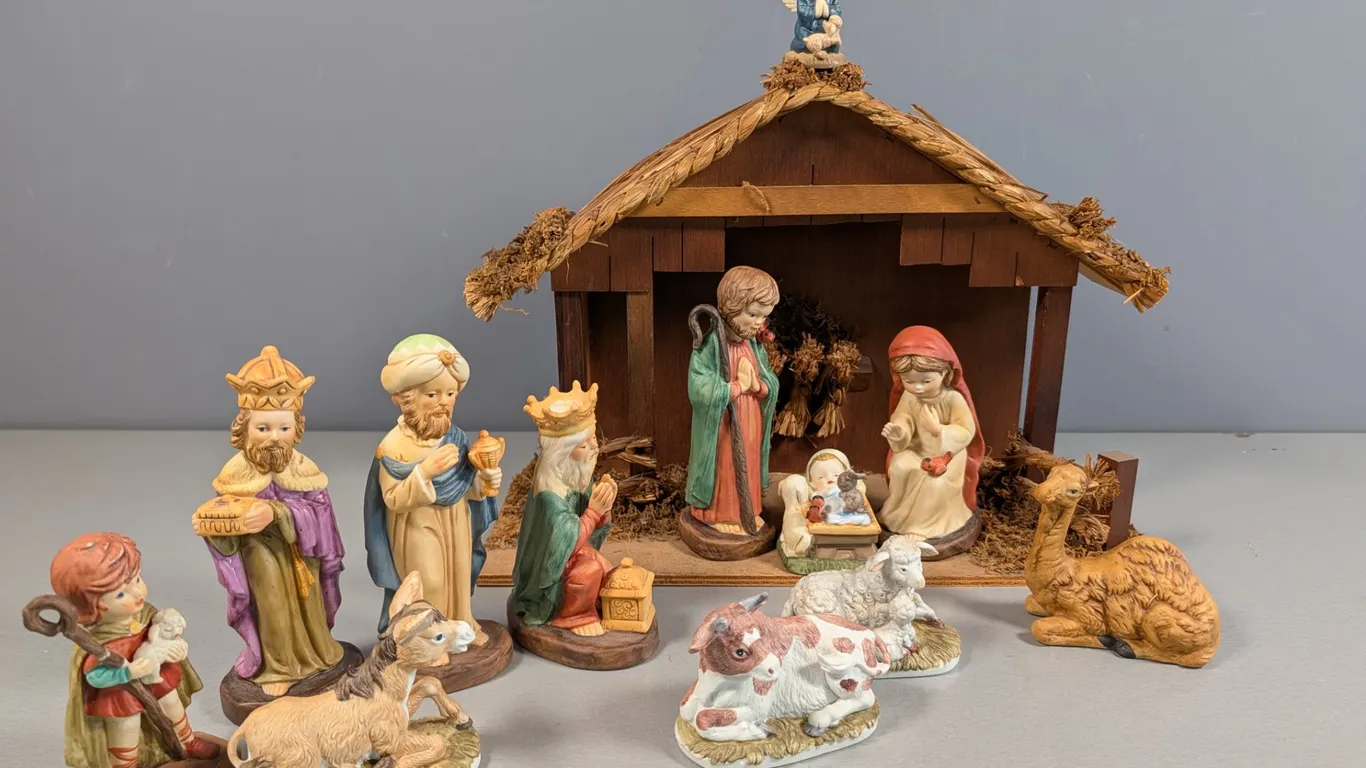 Creative Art Flowers Inc. Nativity Set with Wooden Stable
