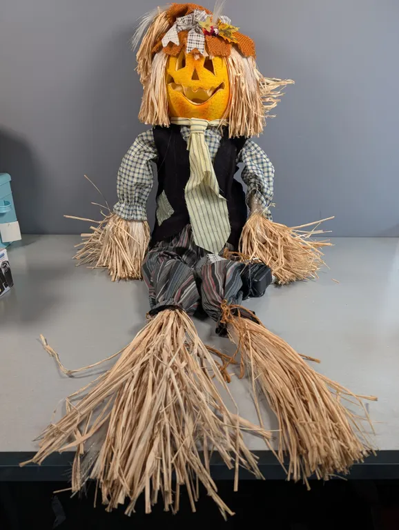 Halloween Light-Up Pumpkin Scarecrow Figure