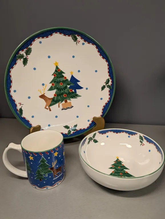 Christmas Dinnerware Sets with Tree and Santa Motifs