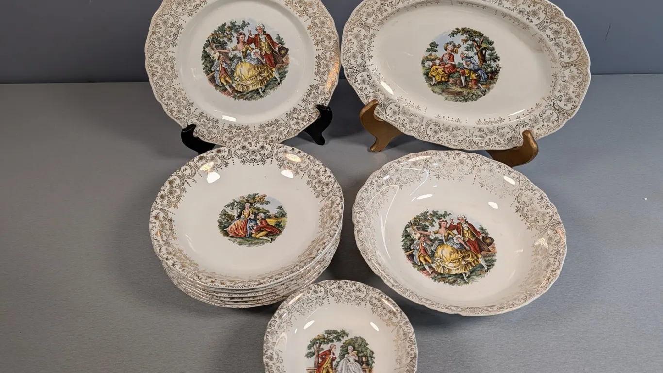 Royal Queen 22KT Gold Decorated Dinnerware Set