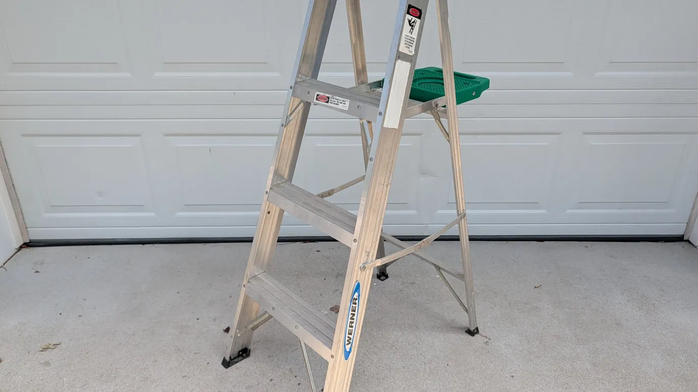 Werner 4 ft. Aluminum Step Ladder