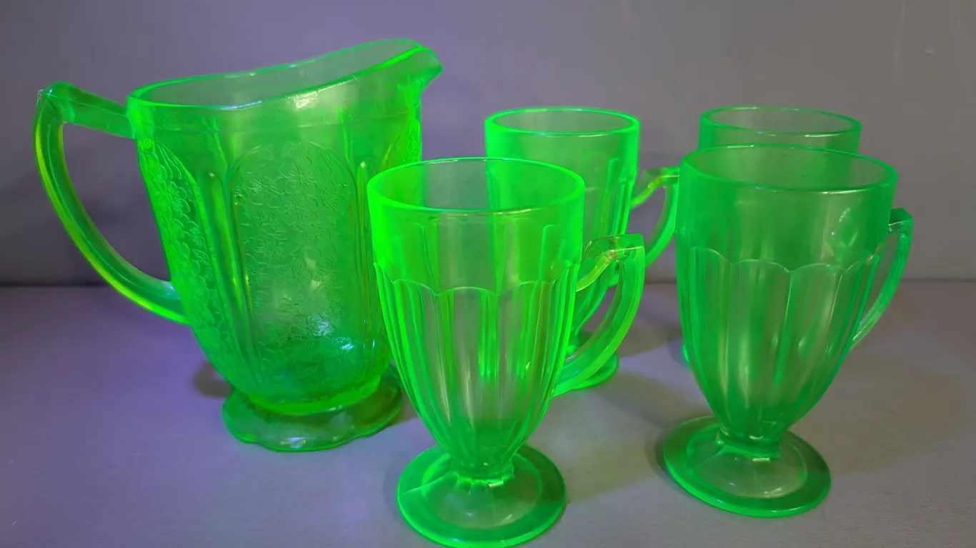 Uranium Depression Glass Pitcher and 4 glasses Set