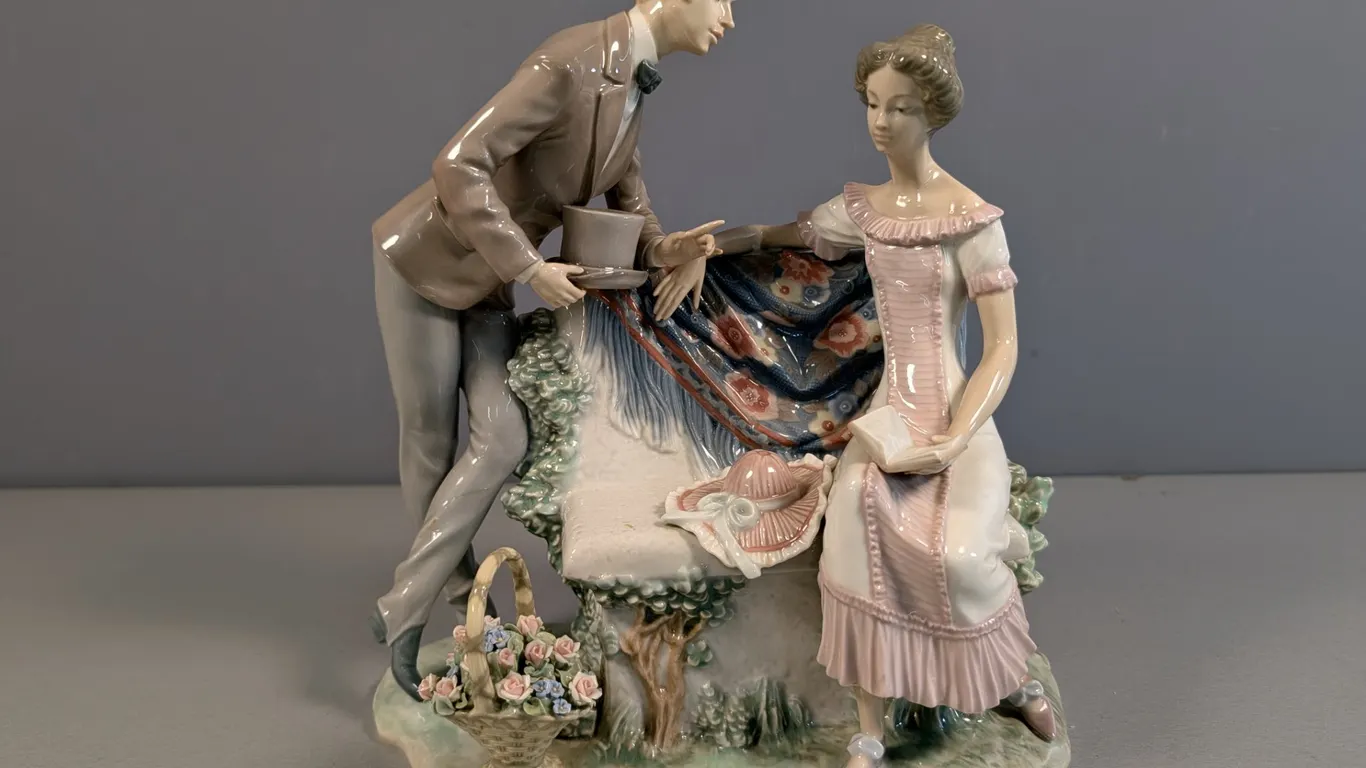 Lladro "A Perfect Gentleman" Porcelain Figurine