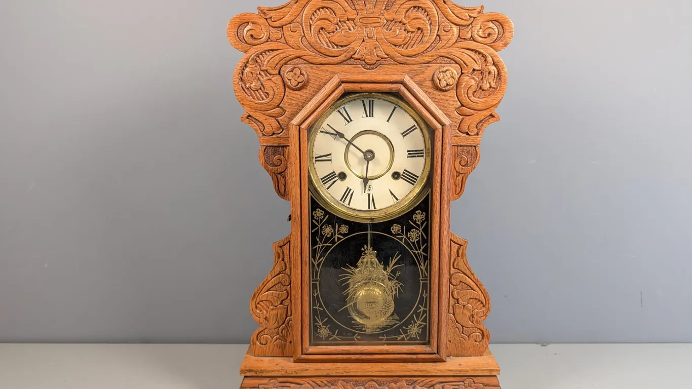 New Haven Carved Oak Parlor Clock