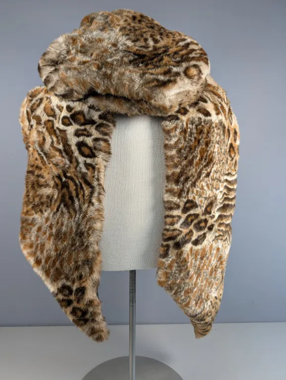 Oscar de la Renta Faux Fur Scarf and Hat Set