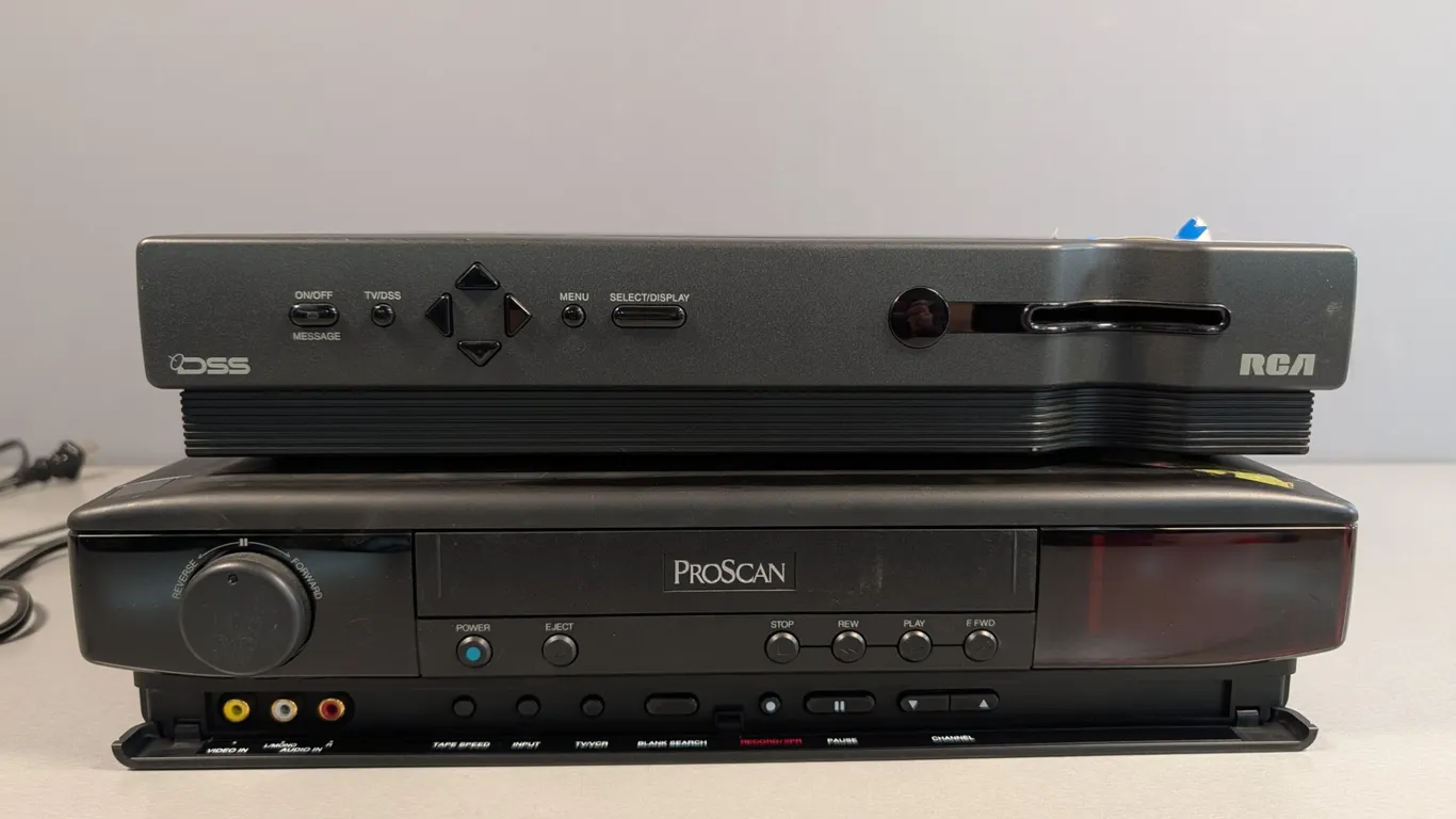 RCA DSS Satellite Receiver and ProScan VCR Combo