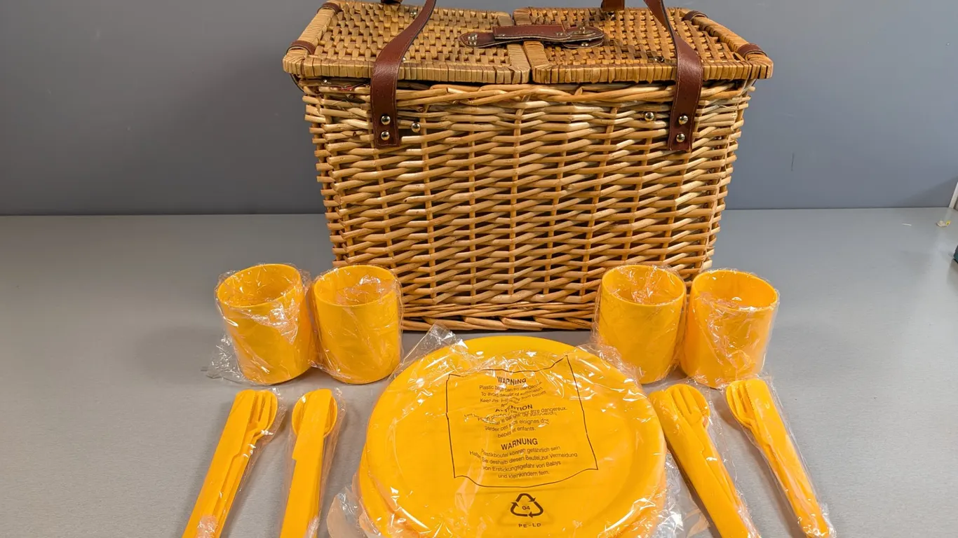 Trump Marina Wicker Picnic Basket Set