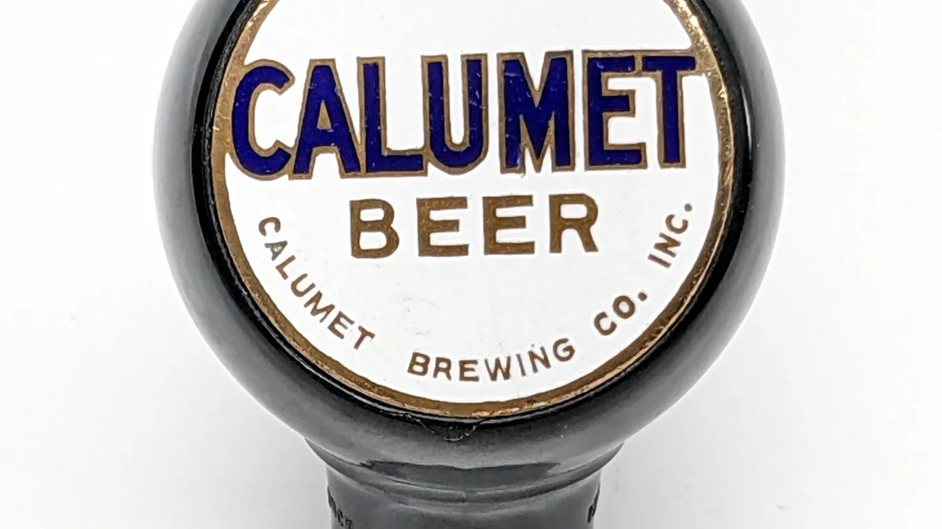 BALL TAP KNOB HANDLE CALUMET BEER CHILTON WISCONSIN (GREEN DUCK)