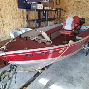 2000 Lund 14' Aluminum Rebel Adventure Fishing Boat with Trailer, Evinrude 30 HP Tiller Outboard, Gas Tank, 2 Captains Chairs, Cover, Karavan Classic 