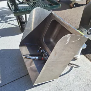 SS Hand Sink with Faucet, 17"x17"x14"
