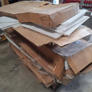 Pallet Assorted, Plastic Grates