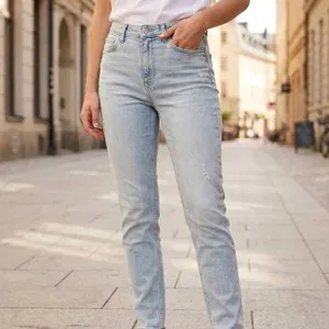 Scotch & Soda Light Wash Mom Fit Jeans Size 4