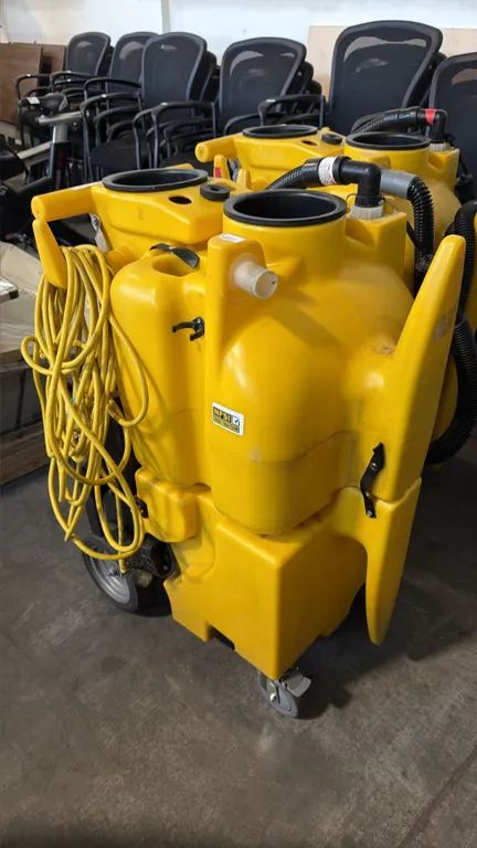 KAIVAC 1750 NO-TOUCH RESTROOM CLEANING SYSTEM MULTI-SURFACE SPRAY AND VACUUM EXTRACTION STATION