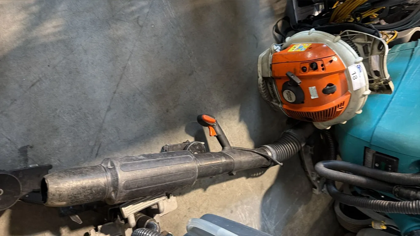 STIHL BR 500 LOW-NOISE PROFESSIONAL GAS-POWERED 4-MIX ENGINE BACKPACK LEAF BLOWER
