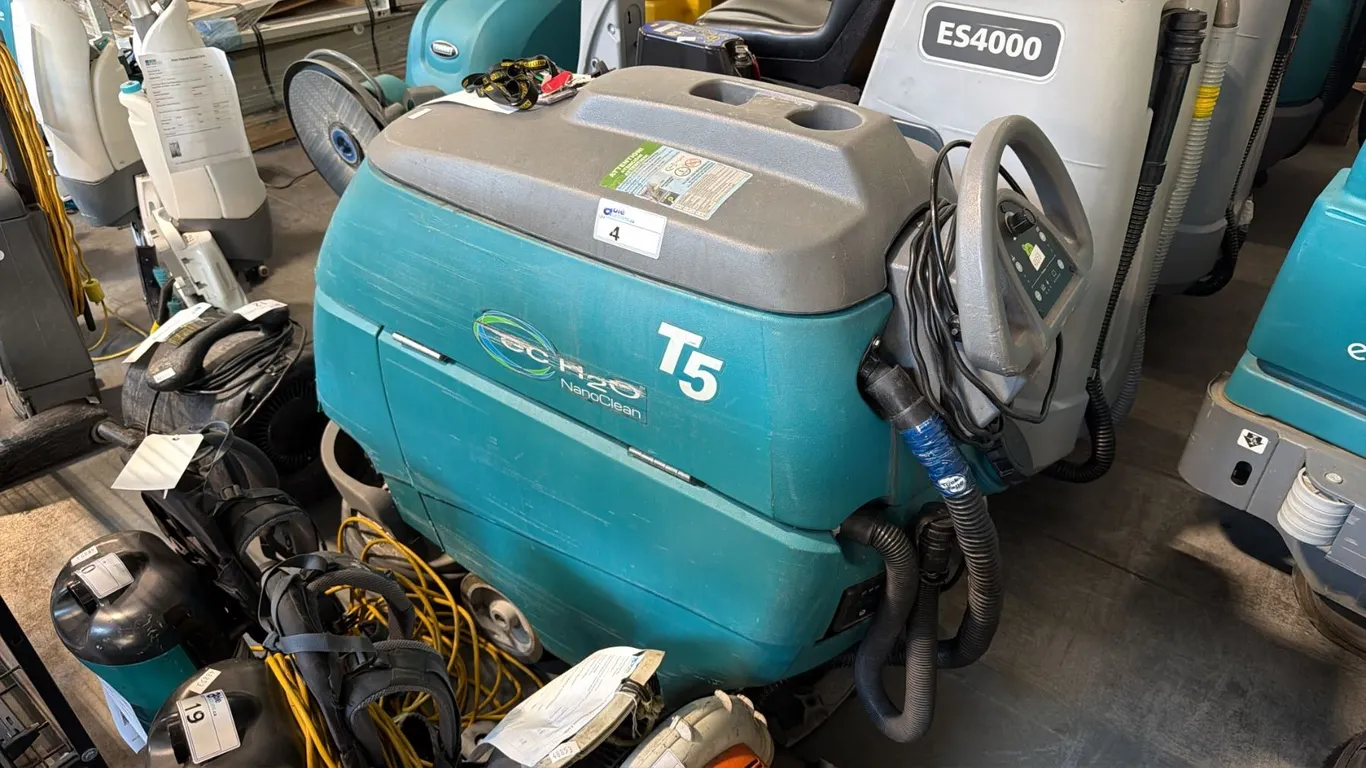 TENNANT T5 EC-H2O NANOCLEAN 24-IN BATTERY POWERED WALK-BEHIND AUTOMATIC FLOOR SCRUBBER