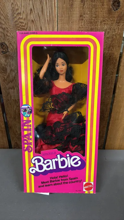 VINTAGE 1982 DOLLS OF THE WORLD COLLECTION SPANISH BARBIE *IN ORIGINAL BOX*