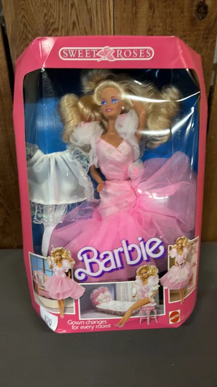 VINTAGE 1989 SWEET ROSES BARBIE *IN ORIGINAL BOX*