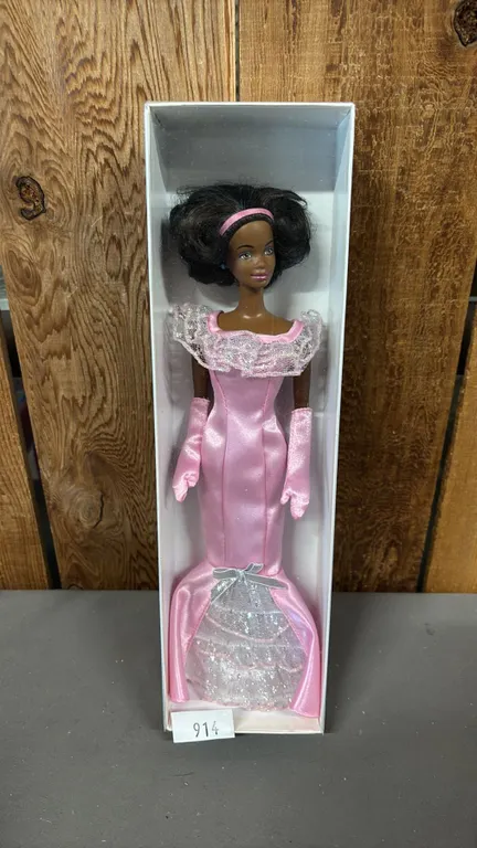 VINTAGE AFRICAN AMERICAN BARBIE IN 1997 FASHION AVENUE PINK SATIN GOWN