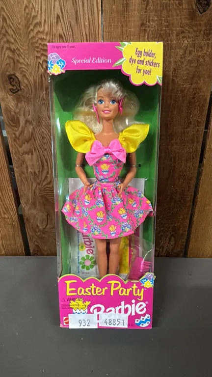 VINTAGE 1994 EASTER PARTY BARBIE *IN ORIGINAL BOX*