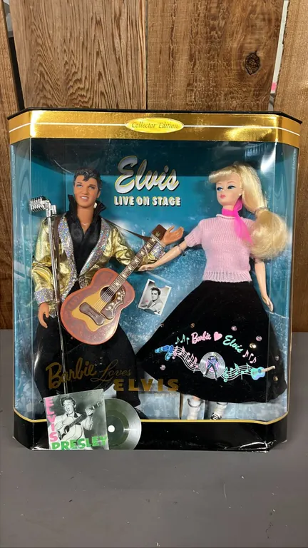 VINTAGE 1996 BARBIE LOVES ELVIS SET *IN ORIGINAL BOX*