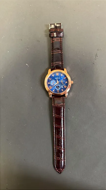 MAN'S MECHANICAL WRIST WATCH